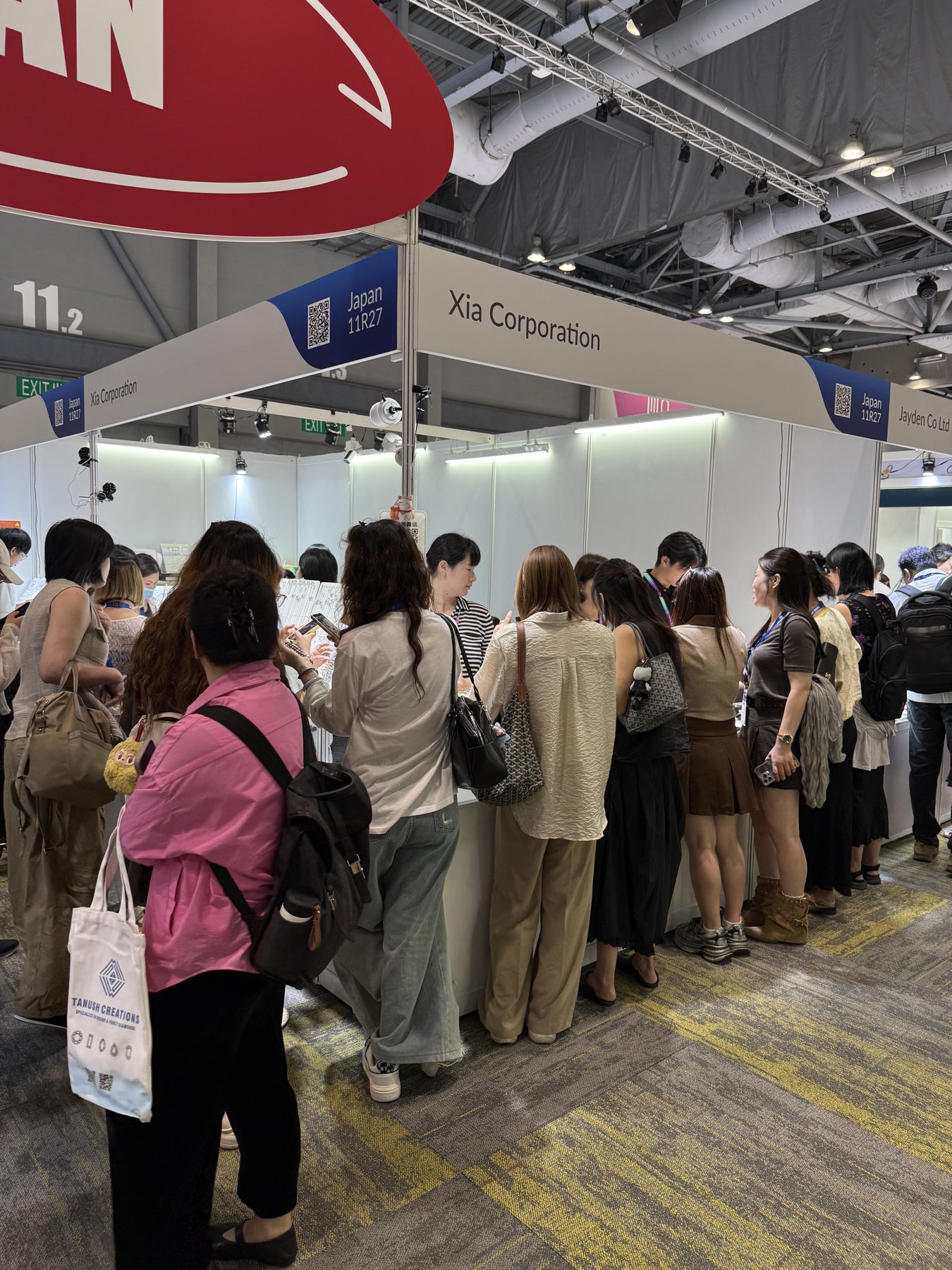 2026年9月のJGW香港、XIA株式会社ブース11R27に来場されたお客様の様子